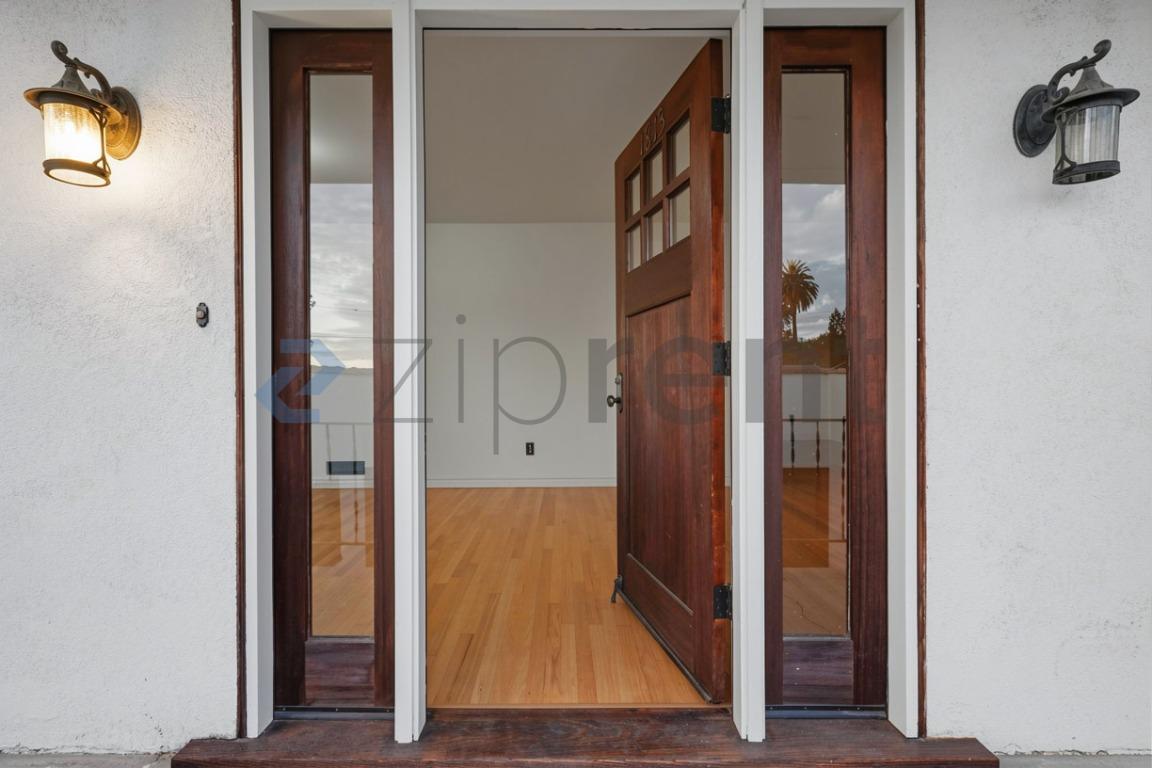 Building Photo - Unit