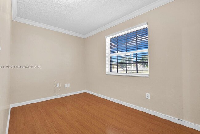 Building Photo - 2400 SW 103rd Ct