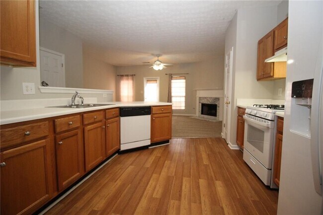 Building Photo - 948 Tree Creek Blvd