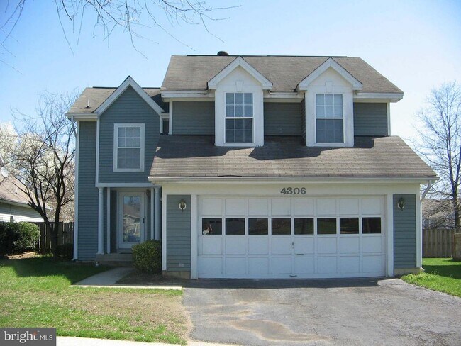 Building Photo - 4306 Lord Fairfax Ct
