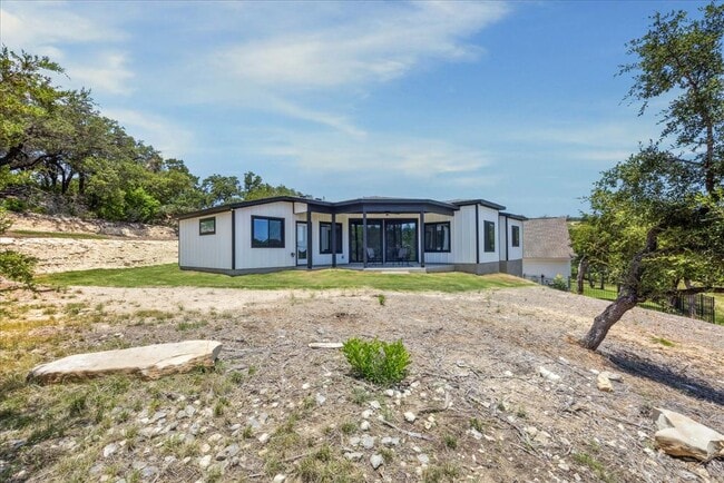 Building Photo - 21001 Newhaven Cove