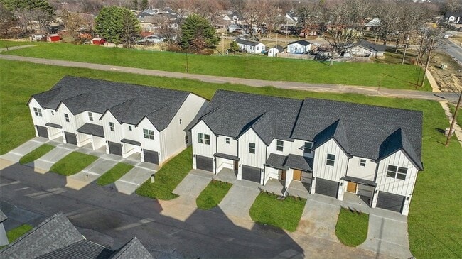 Building Photo - 1711 Cuppett Cir