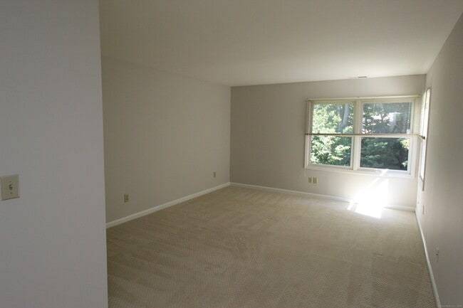 Building Photo - 42 Greystone