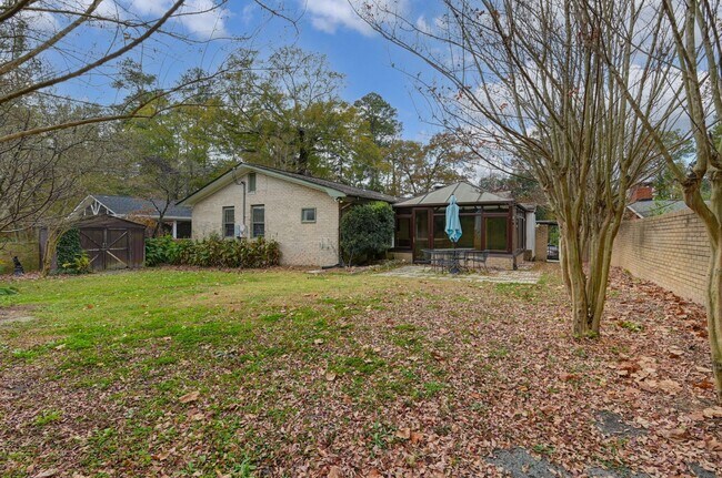 Building Photo - Prime Location! Beautiful Home Only Minutes to The Vista & Downtown