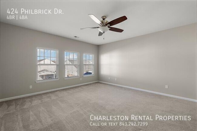 Building Photo - 424 Philbrick Dr