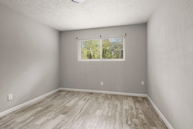 Building Photo - 25822 Glen Loch Dr