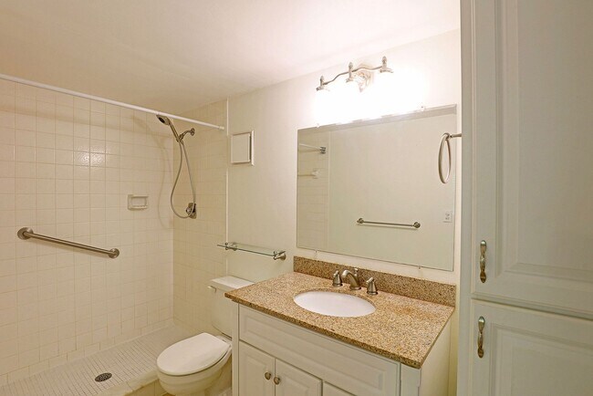 Building Photo - 6120 Whiskey Creek Dr