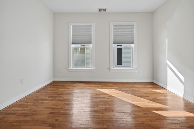 Building Photo - 38 Cedar St