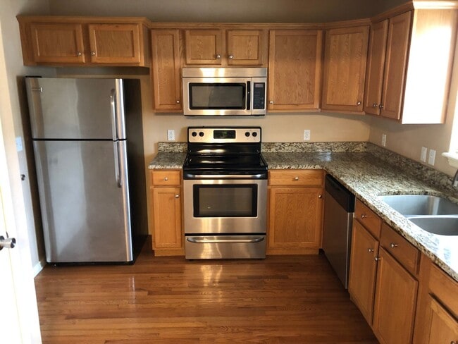 Building Photo - RANCH-STYLE 3BD DUPLEX FEATURING ONE-LEVEL LIVING IN FALCON! - Security Deposit Waiver Available