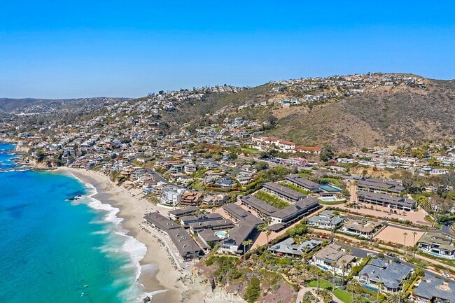 Building Photo - 7 Blue Lagoon