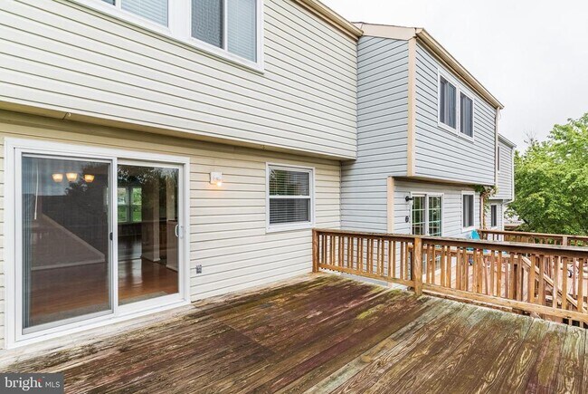 Building Photo - 3348 Raccoon Ct