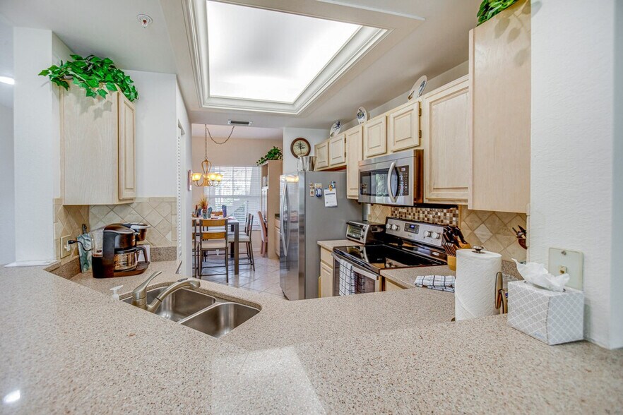 Building Photo - 9851 Costa Mesa Ln