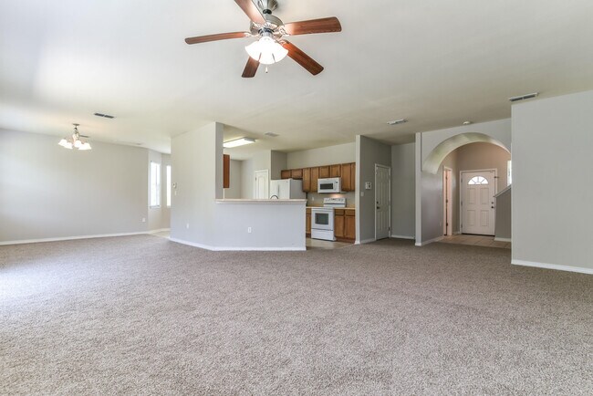Building Photo - 124 Peoria Blvd