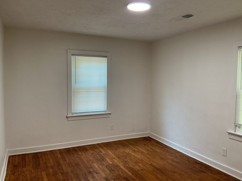 Building Photo - 105 Northside Dr