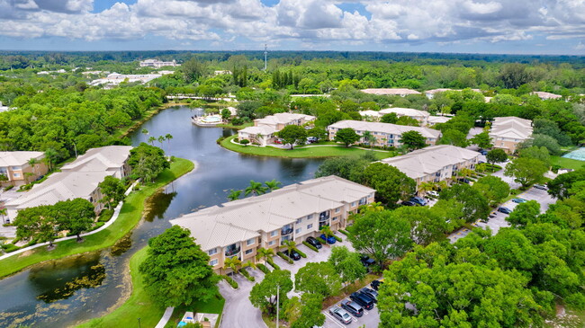 Building Photo - 600 Crestwood Ct N