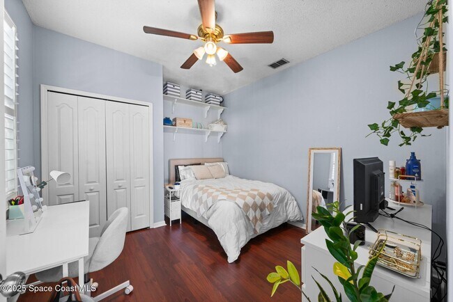 Building Photo - 1850 Emerald Green Cir