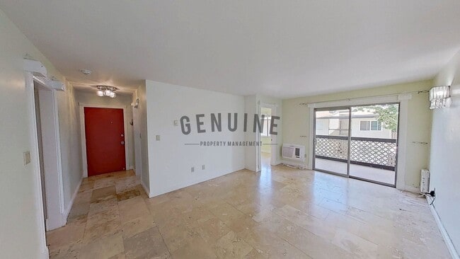 Building Photo - Second Floor Condo in Rossmoor Park Commun...