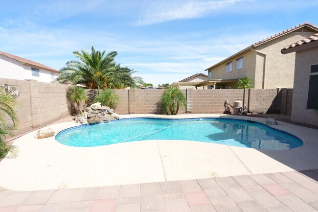 Building Photo - 16182 N 157th Dr