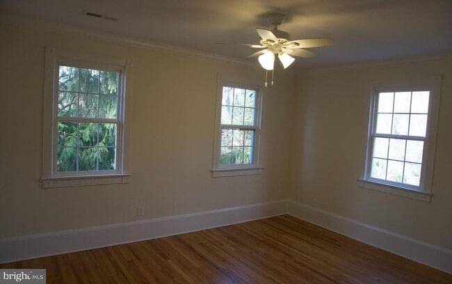 Building Photo - 906 Litchfield Rd