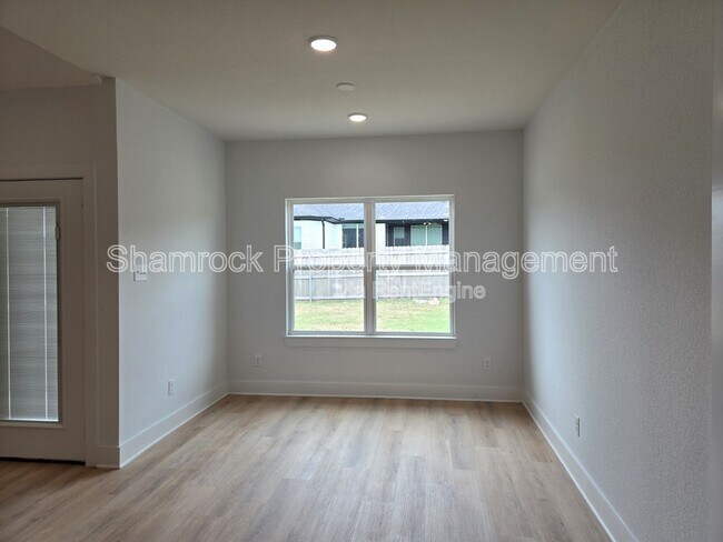 Building Photo - 9900 Ridings Dr