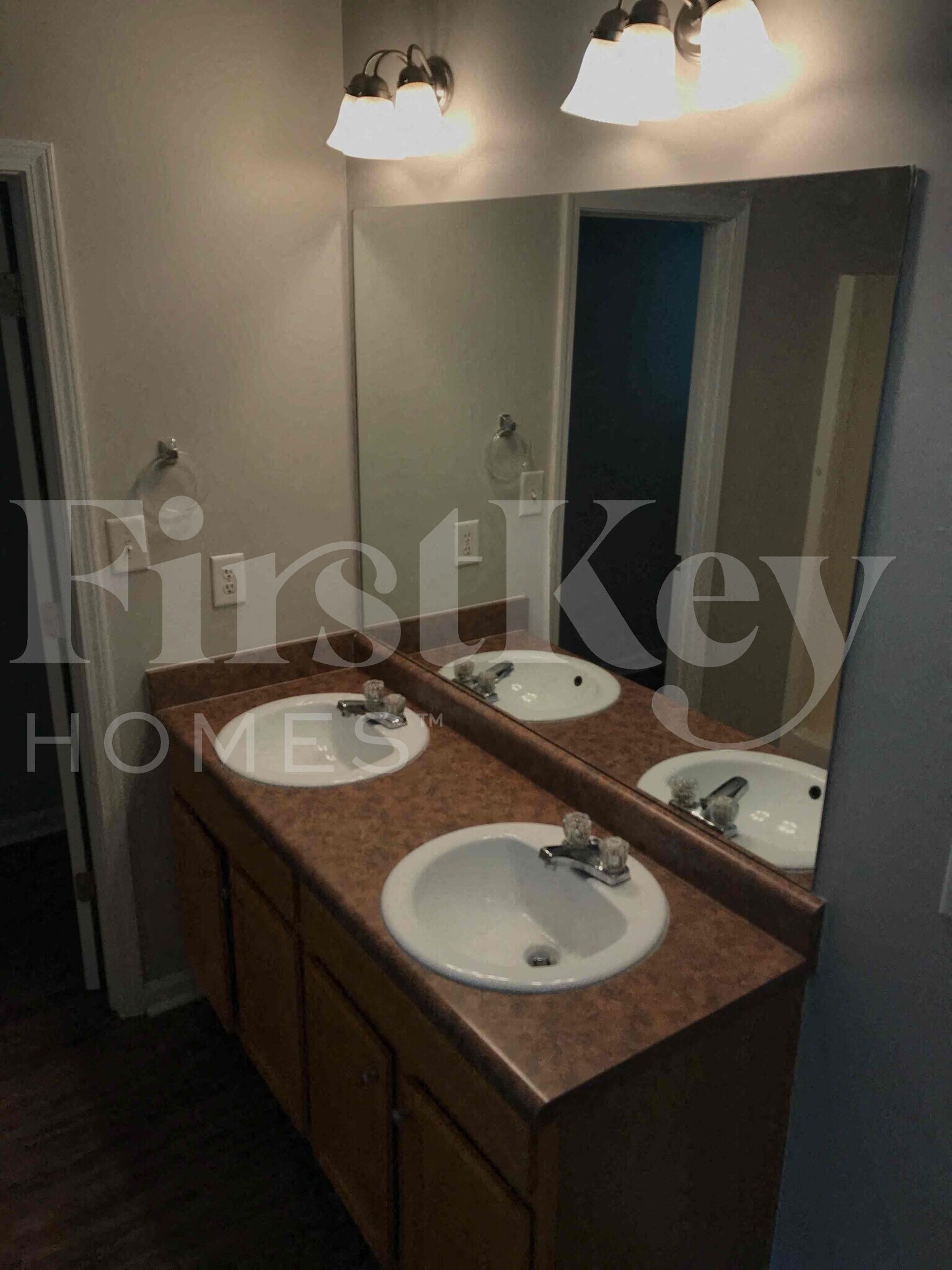 Building Photo - 5048 Pioneer Pkwy