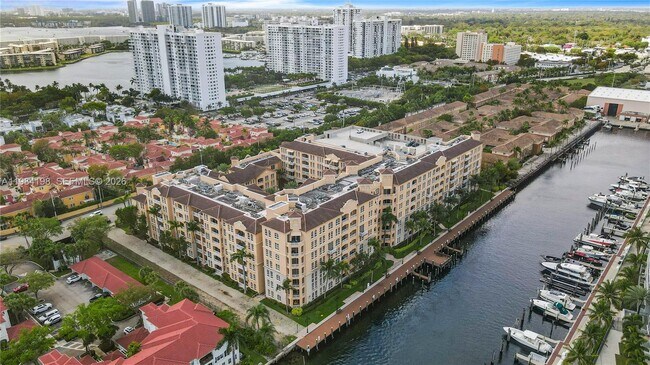 Building Photo - 3001 NE 185th St