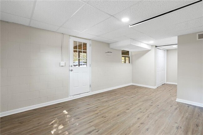 Building Photo - 33 Smyrna Powder Springs Rd SE