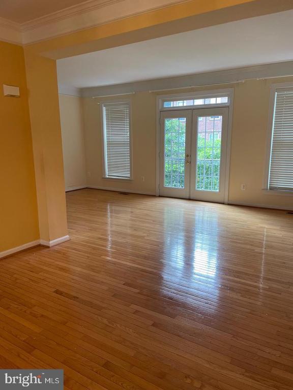Building Photo - 8077 Sebon Dr