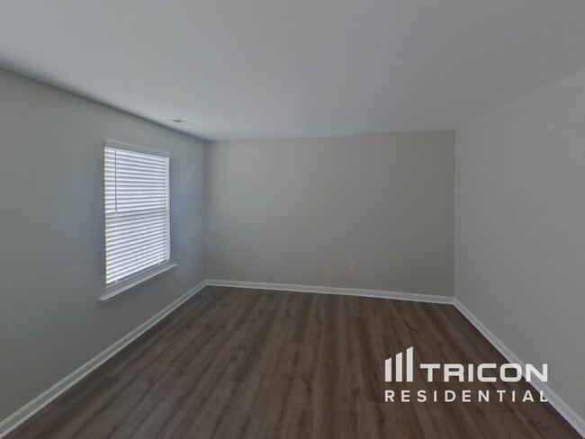 Building Photo - 9861 Greenbriar Way