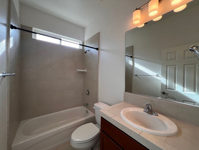 Building Photo - Spacious 3 bedroom home in Fernley