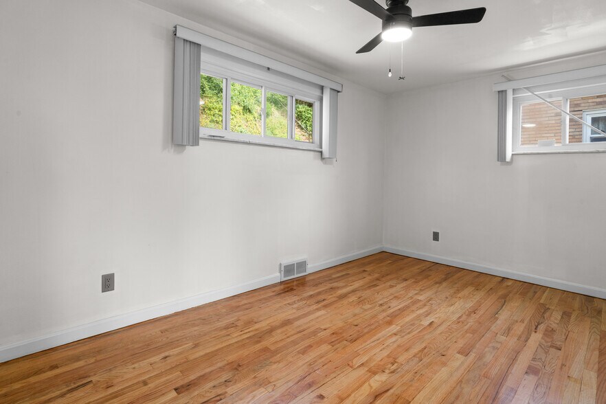Building Photo - 235 McKinley St