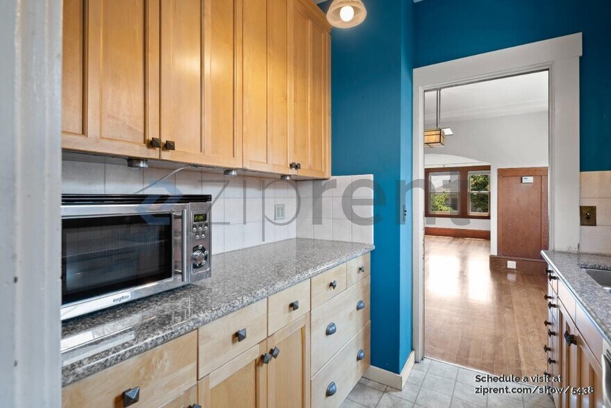 Building Photo - Unit