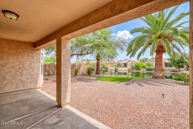 Building Photo - 844 E Indian Wells Pl