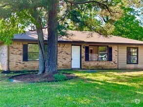 Building Photo - 1202 Pin Oak Pl