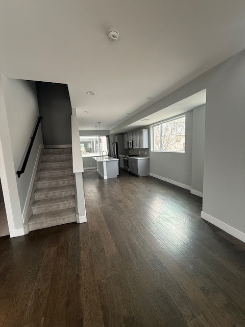 Building Photo - 2030 E 20th Ave