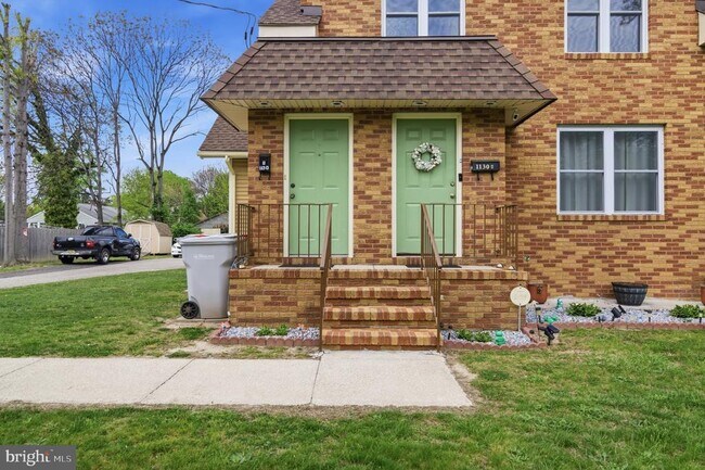 Building Photo - 1130 E Park Ave