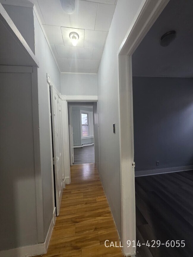 Building Photo - 8 Garfield St