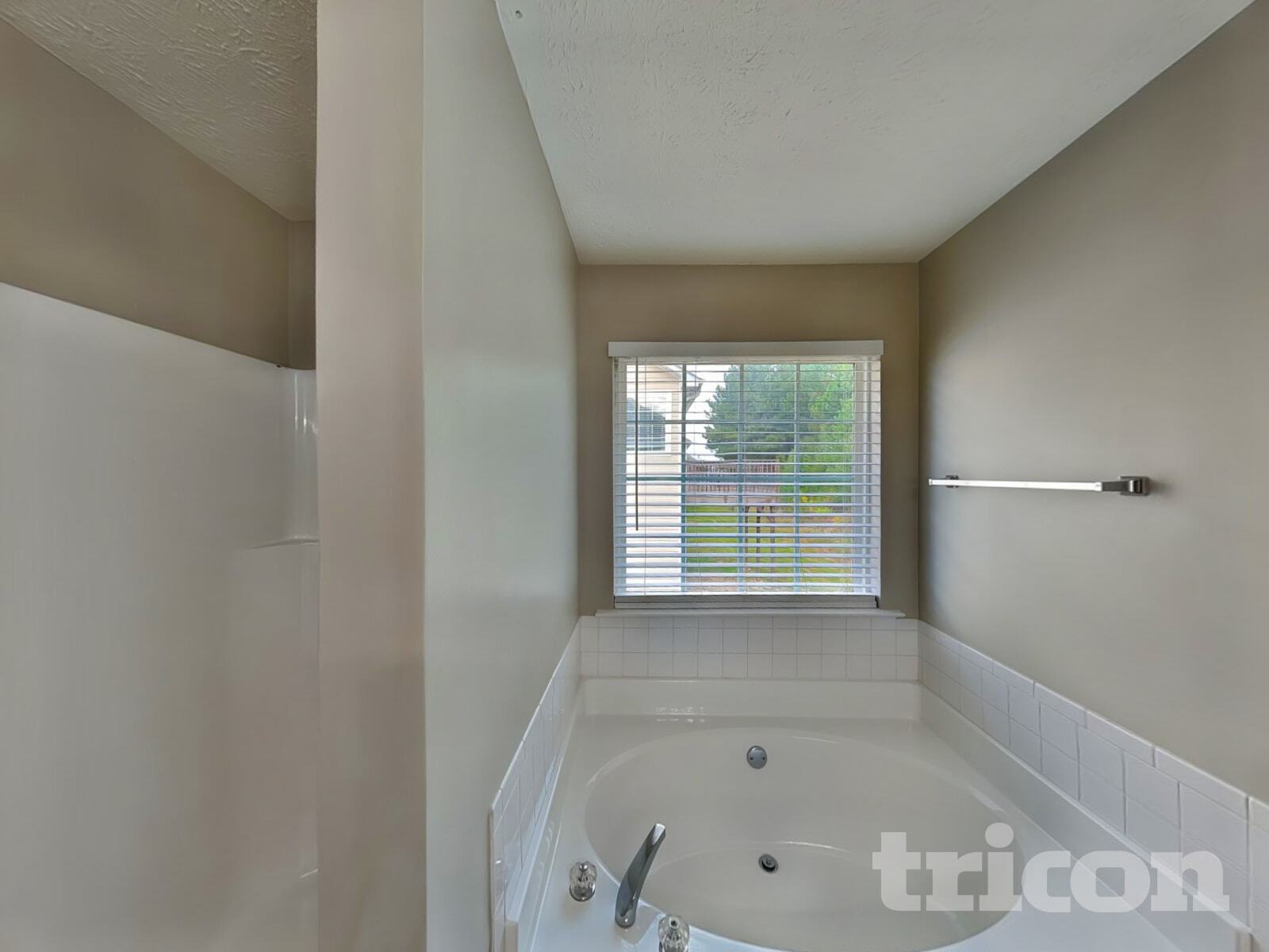 Building Photo - 1420 Buckingham Pl