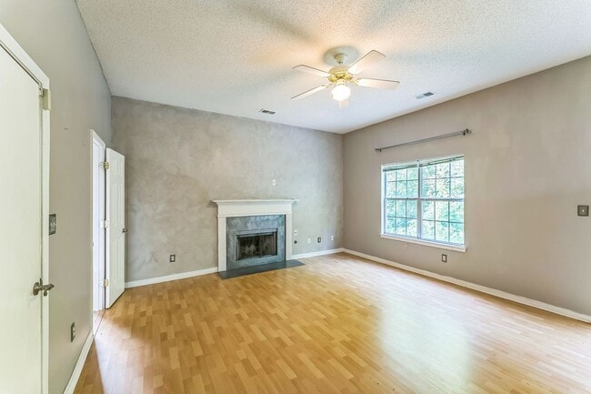 Building Photo - 2945 Highland Hill Pkwy