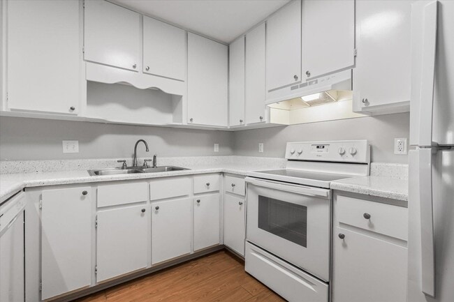 Building Photo - 3108 Ironwood Dr