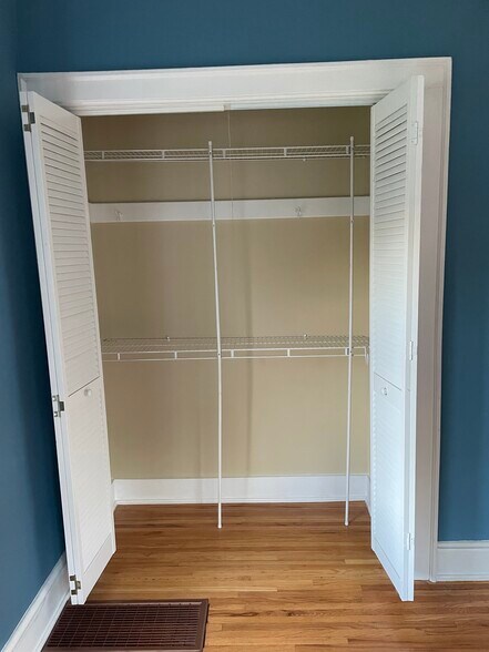 1st bdrm closet - 2523 LeClaire St