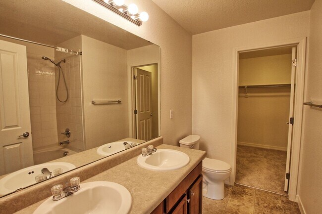 Building Photo - 14300 Waterside Ln