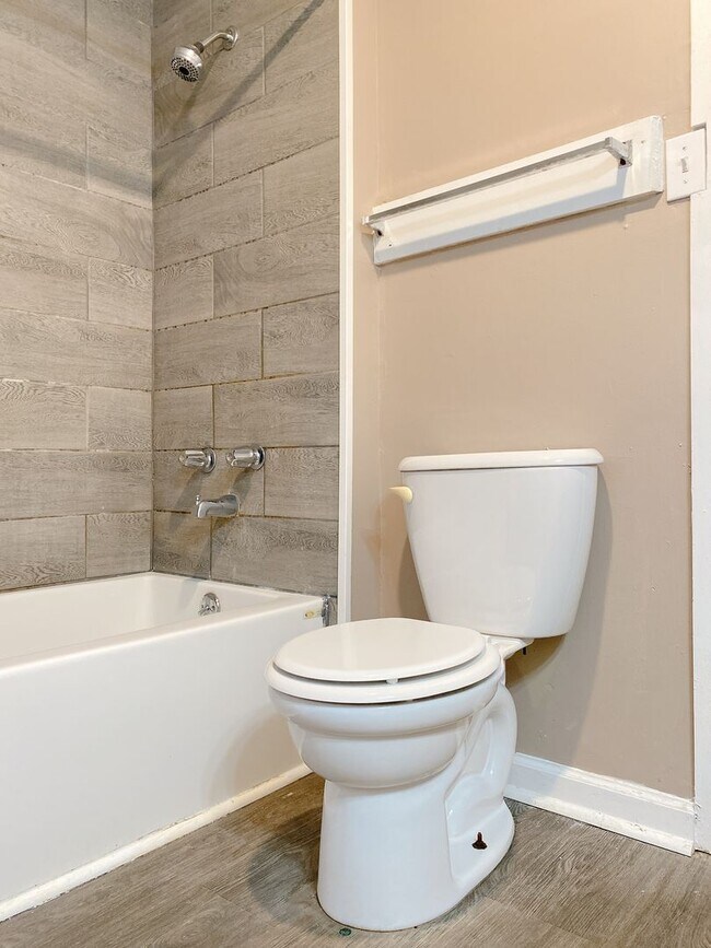 Building Photo - ZIGZAG, LLC:[TRAN][ZIGZAC][KT][CAG] 1942 S 16 ST