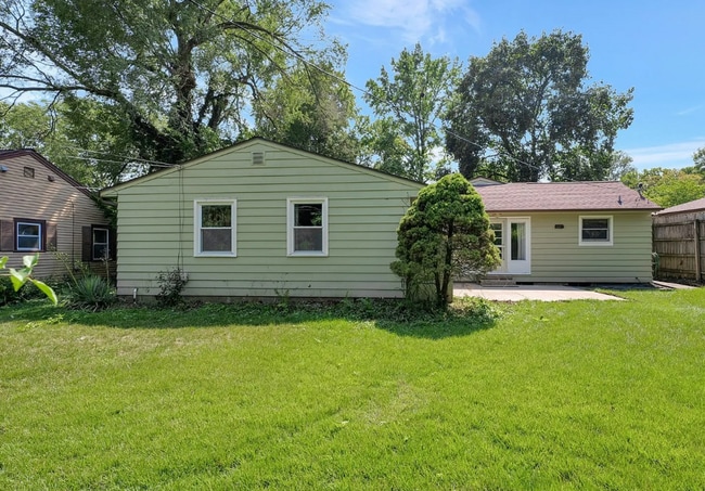 Building Photo - 706 Hessel Blvd
