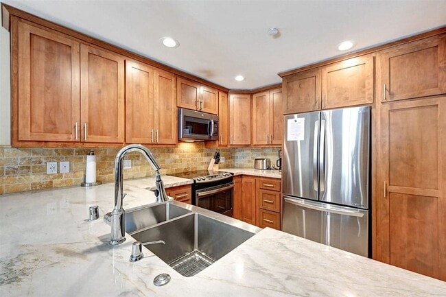 Building Photo - Fully Remodeled 1BD + Private Bunk Room | 2BA | Aspen Creek – $3,100/Month