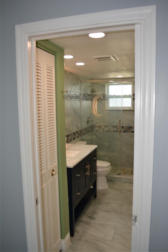 Building Photo - 1481 S Ocean Blvd