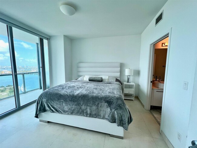 Building Photo - 888 Biscayne Blvd