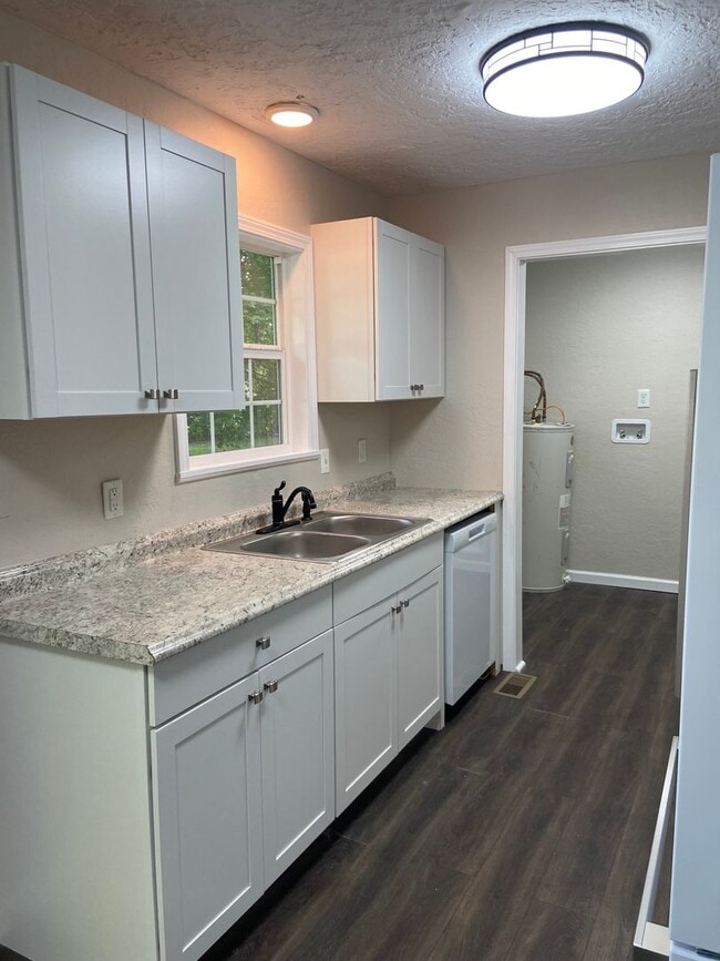 Building Photo - 3508 Choccolocco Rd