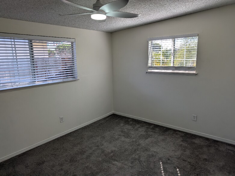 Building Photo - 730 Holly Ave