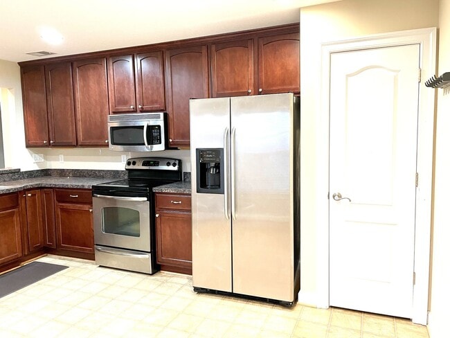 Building Photo - Beautifully Maintained Home in the Heart o...